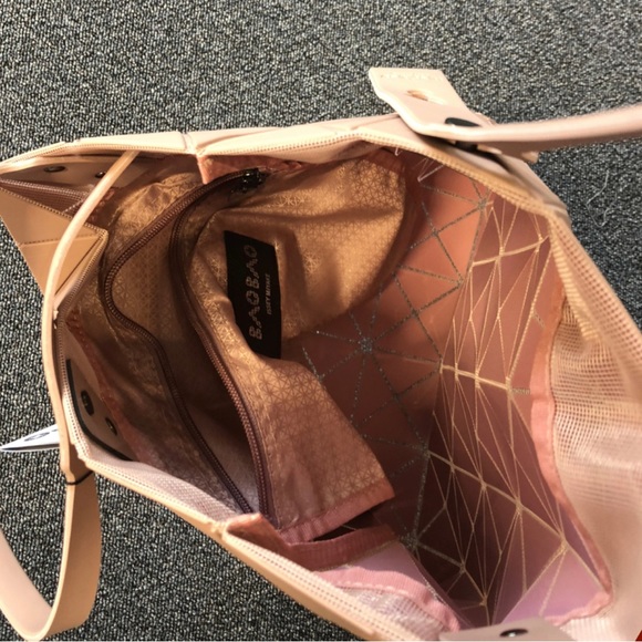 Issey Miyake BaoBao Tote Pink - Picture 5 of 5